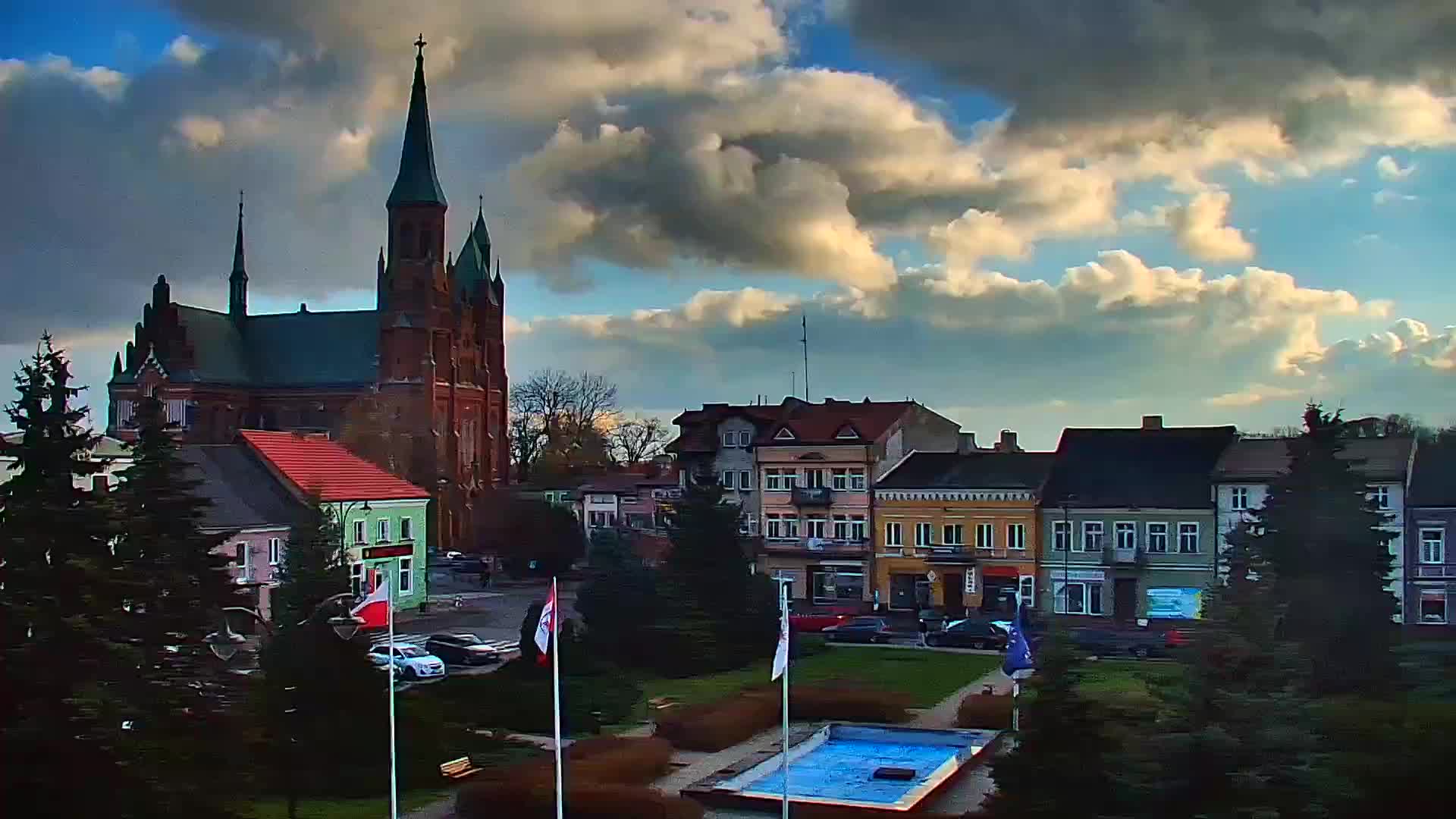 Turek - rynek główny na żywo WebCamera.pl - oglądaj